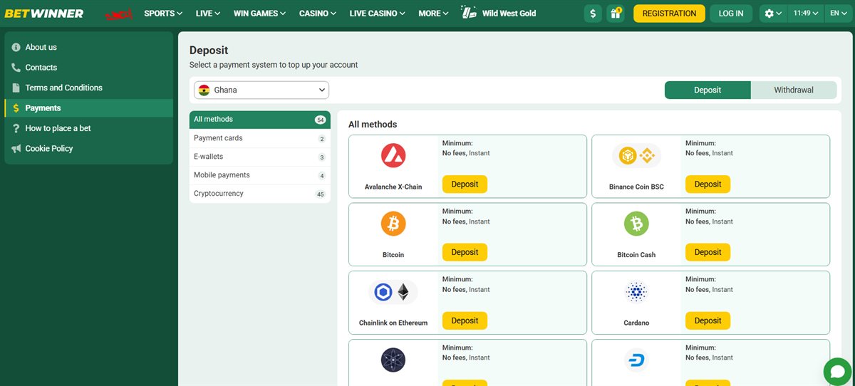 BetWinner Ghana payments page, Deposit tab with Ghana selected: All methods 54, Payment cards 2, E-wallets 3, Mobile payments 4, Cryptocurrency 45, with crypto options such as Bitcoin and Bitcoin Cash marked No fees, Instant